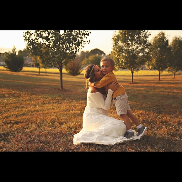 Meet your Posher, Bindy - Picture 2 of 3